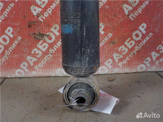 Амортизатор задний правый Toyota Corolla ADE150