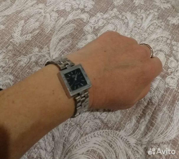 Часы женские Q&Q (Кукушка)