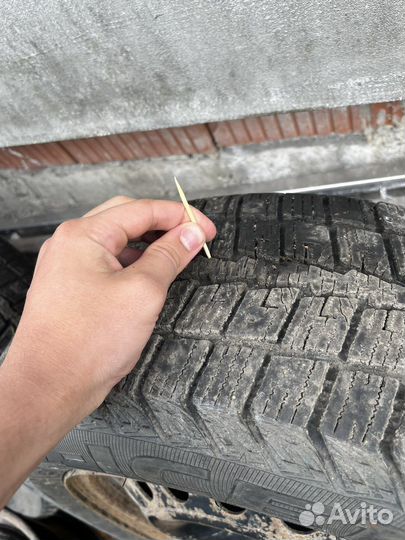 Zeetex Z-Ice 1001-S 205/6 R16