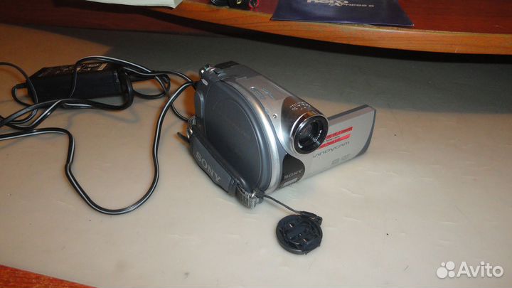 Видеокамера Sony handycam dcr-dvd 105e