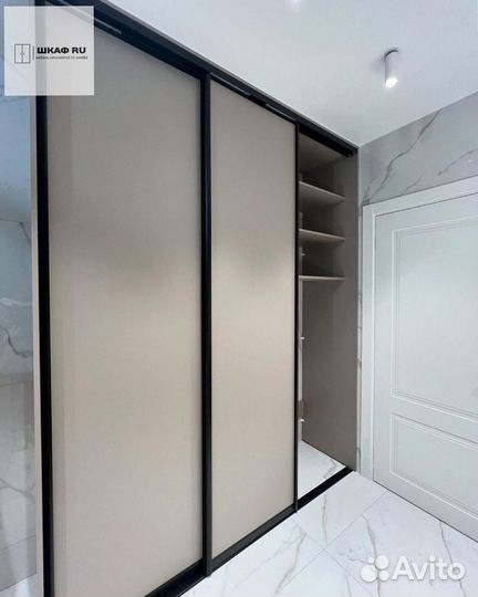 Красивый шкаф купе