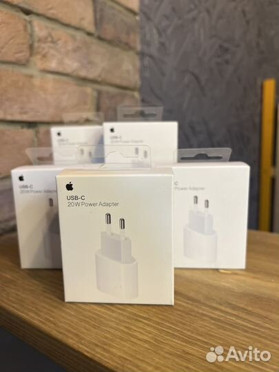 Адаптер питания Apple USB-C 20 Вт