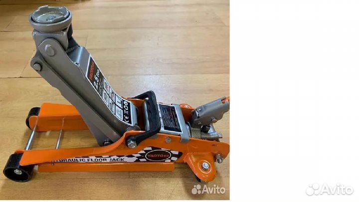 Домкрат гидравлический подкатной 2,5 т