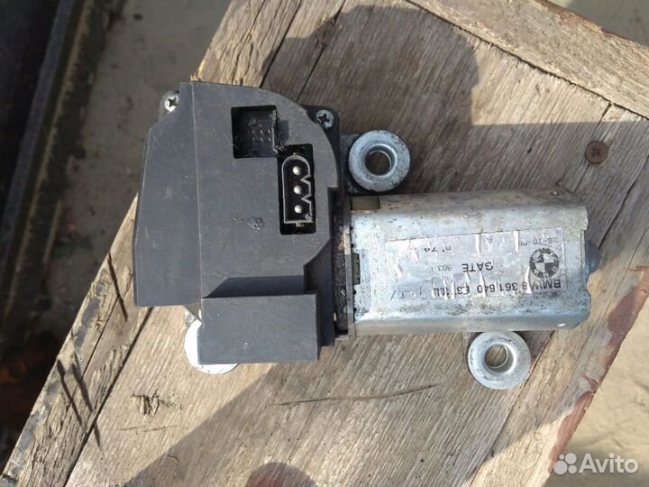 Мотор заднего стеклоочистителя