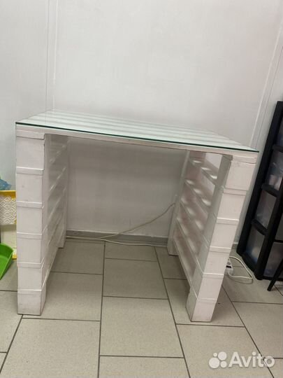 Стол маникюрный кухонный и тд