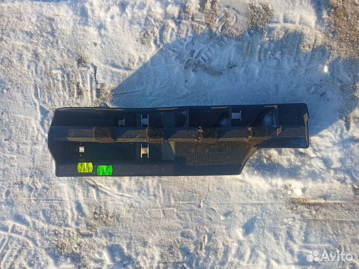 Peugeot 408 кронштейн порога передний правый