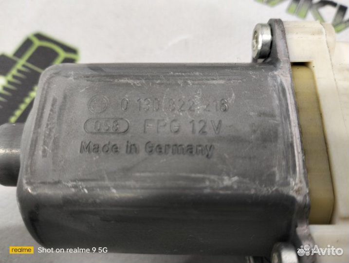 Мотор стеклоподъемника передний правый Ford Focus