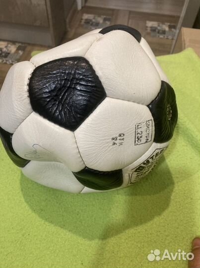 Футбольный мяч с автограффами ф-в Динамо М 78 г