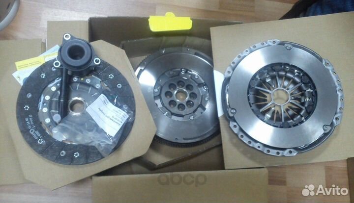 Двухмассовый маховик Volkswagen Multivan T5