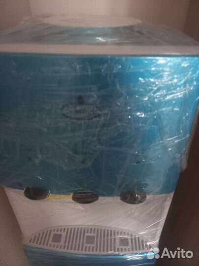 Кулер для воды напольный