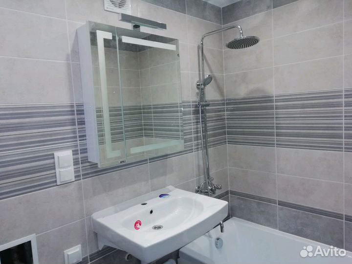 Укладка плитки на стены и полы