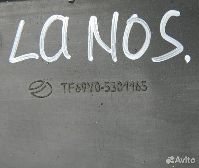 Жабо стеклоочистителя Chevrolet Lanos / Sens