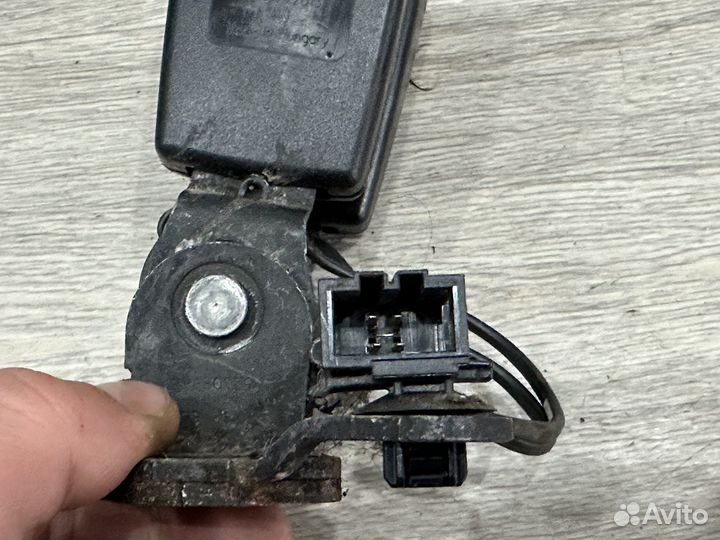 Ответная часть ремня безопасности Skoda Octavia A7