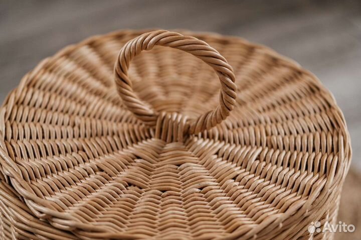 Корзина для белья с крышкой