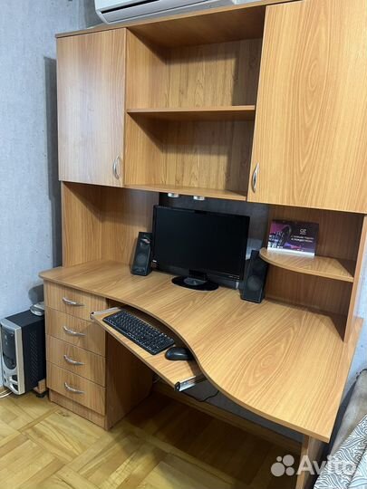 Компьютерный стол