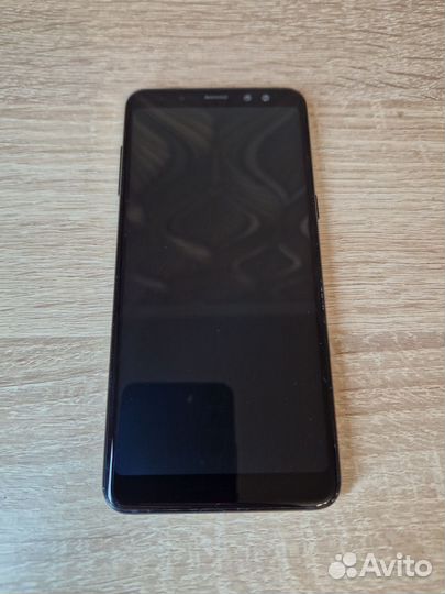 Samsung Galaxy A8 (2018), 4/32 ГБ