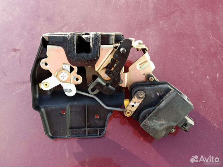 Замок двери задний правый Kia Sportage 2 2007