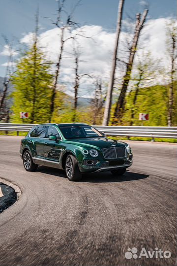 Bentley Bentayga 6 AT, 2016, 40 777 км