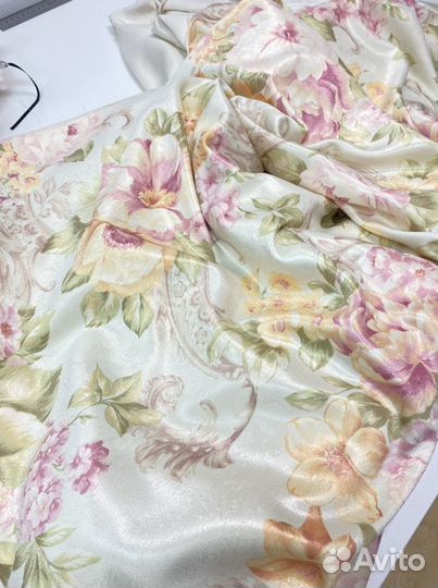 Шторы новые 2 шт размер 1500*4000, 4000*1500