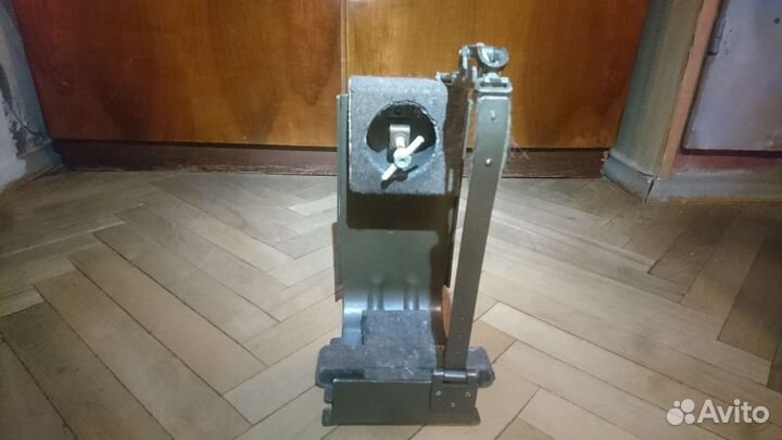 Р-105М (кронштейн для крепления в автомобиле)