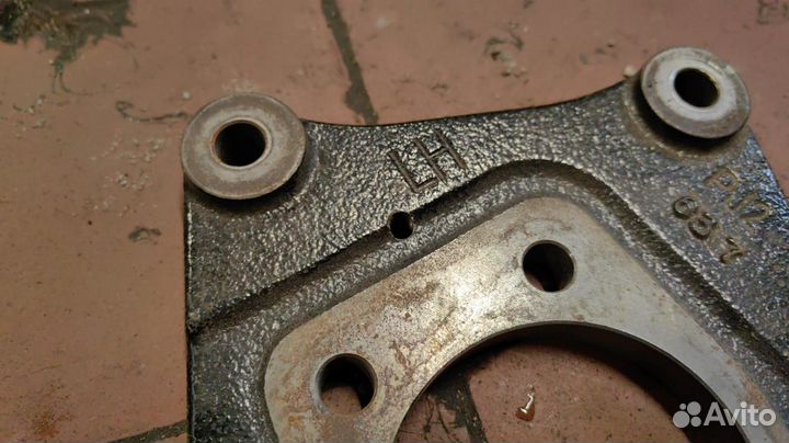 Крепление щитка суппорта Hyundai Solaris 2 KIA Rio