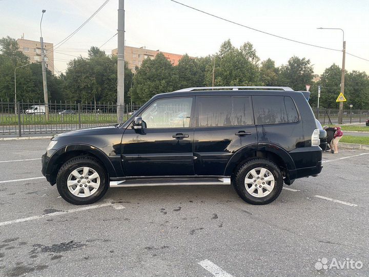 Mitsubishi Pajero 3.0 AT, 2011, 274 325 км