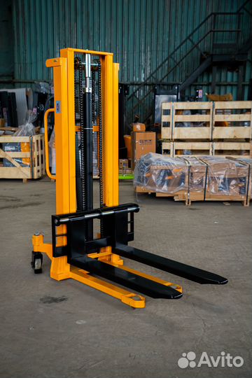 Ручной штабелер 1.5 т. A146