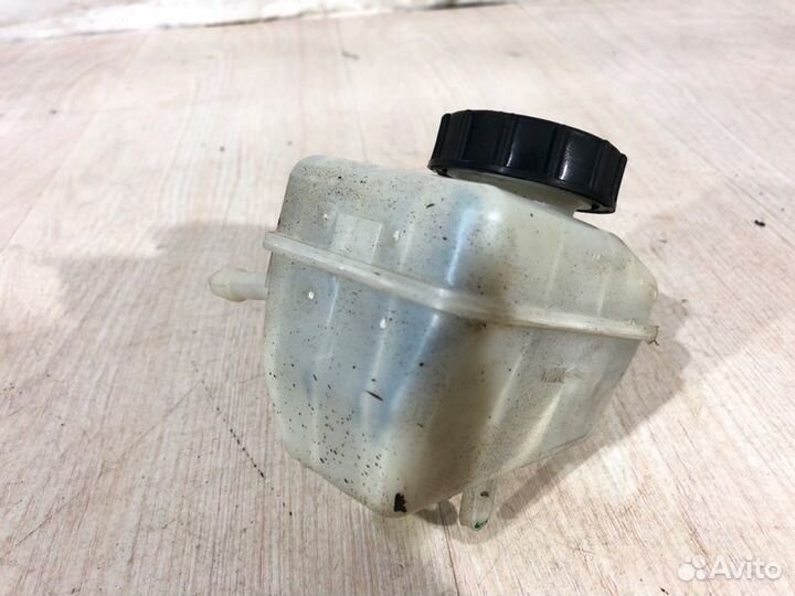 Бачок для тормозной жидкости Лада Ларгус K4M 2014