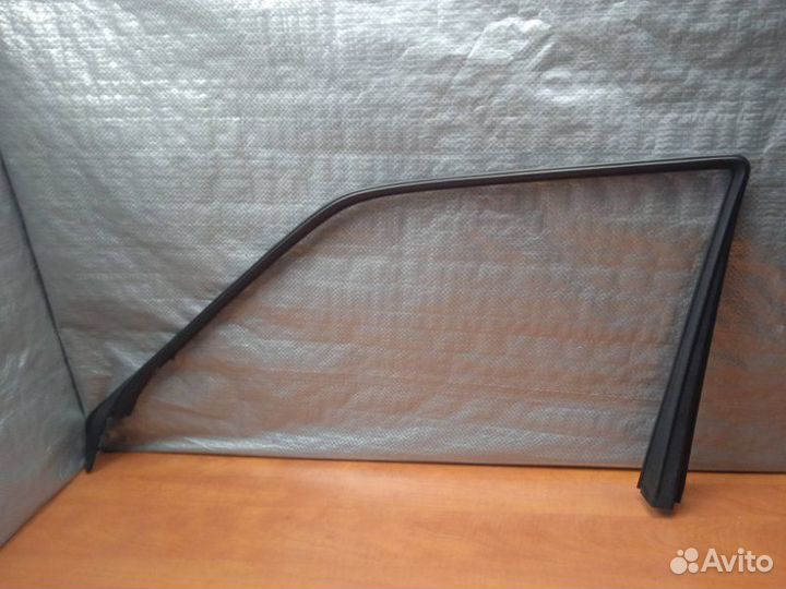 Накладка рамки двери передняя правая Mercedes-Benz