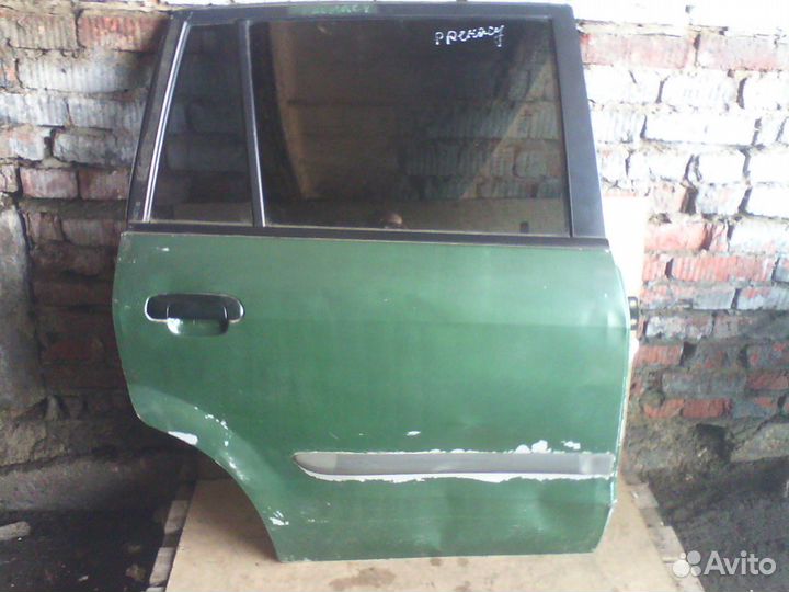 Дверь задняя правая в сборе Mazda Premacy 1