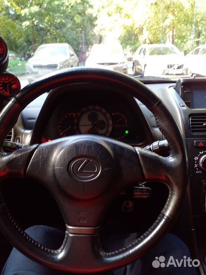 Lexus IS 2.0 AT, 1999, 156 573 км