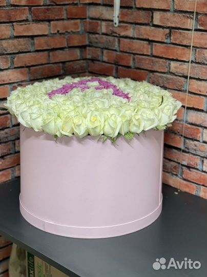 Цветы букеты в коропке 101штук