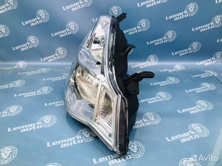 Фара правая Nissan Almera G15