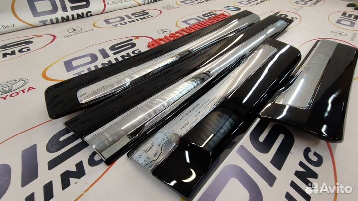 Молдинги дверей Toyota Land Cruiser 200 12-15г