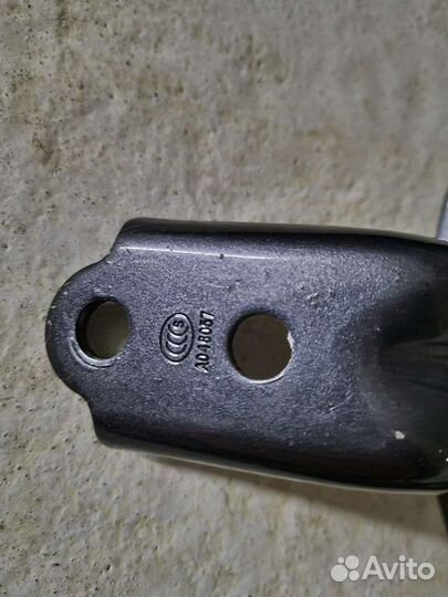 Петля дверил Киа Оптима