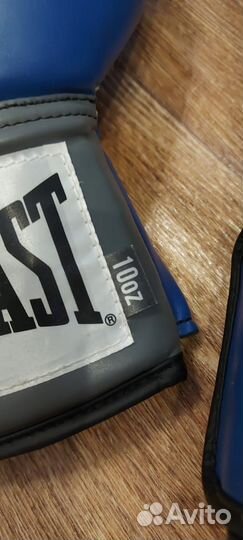 Боксерские перчатки 10 oz everlast