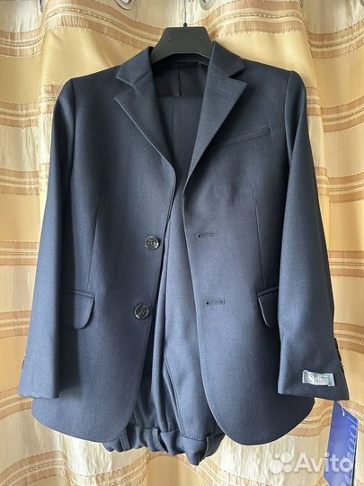 Школьный костюм новый 128