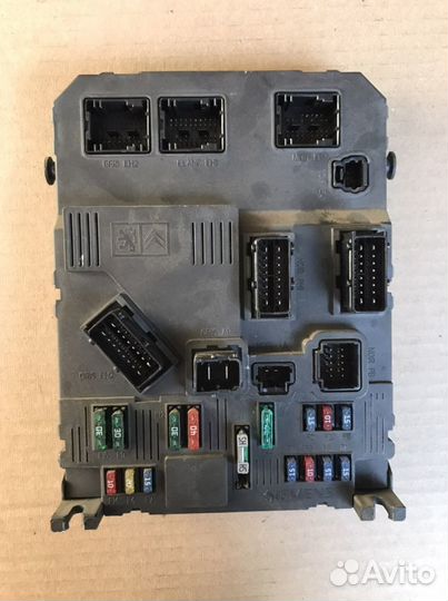 Блок предохранителей салонный Peugeot 206