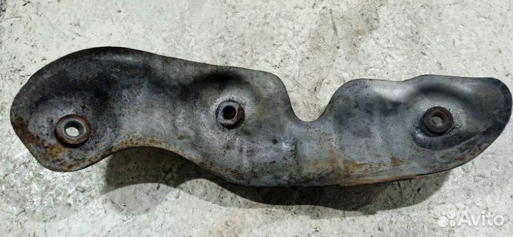 Экран тепловой левый Toyota Land Cruiser Prado 150