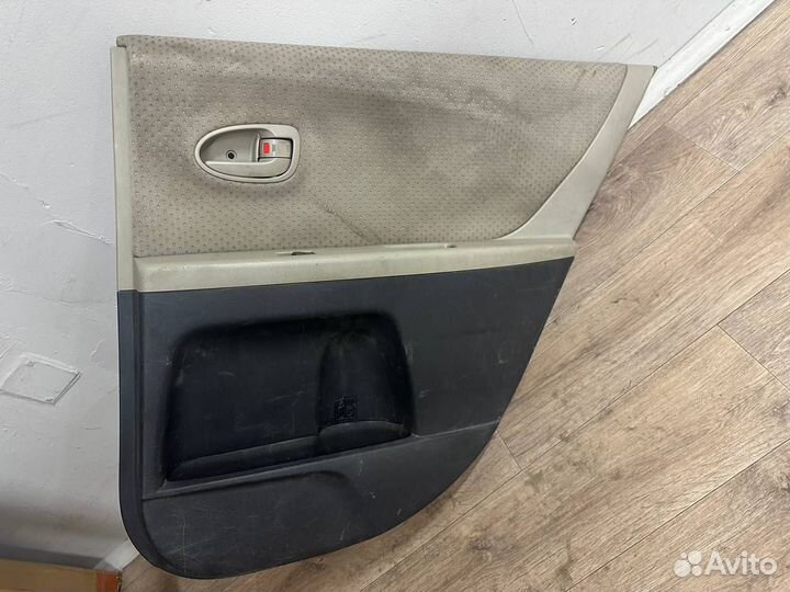 Дверная карта Toyota Vitz