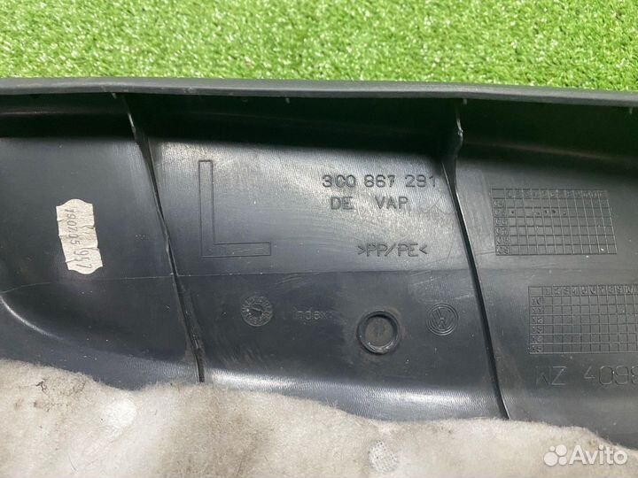 Обшивка стойки L Volkswagen Passat