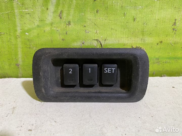Кнопка стеклоподъемника Infiniti FX