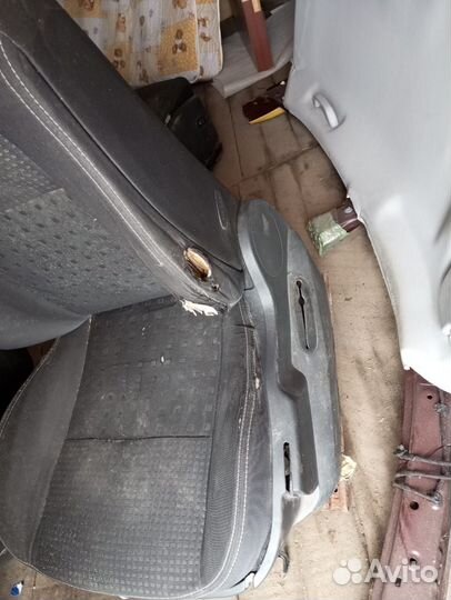 Сиденья передние рено меган 2 megan