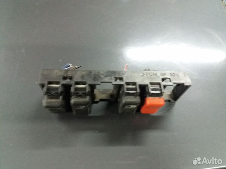 Кнопки с аварийкой mb w202