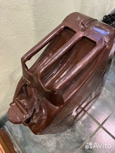 Железная канистра для бензина 20л