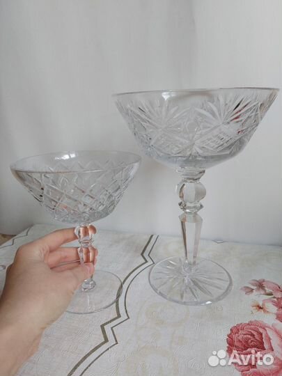 Хрустальная конфетница на ножке