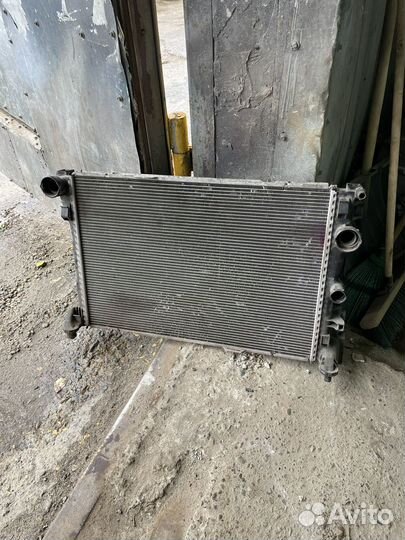 Радиатор охлаждения мерседес c-180
