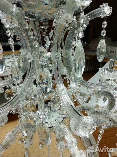 Люстра подвесная (12 свечей) очень красивая
