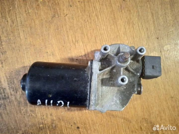 Моторчик стеклоочистителя передний Audi A6 (C5)