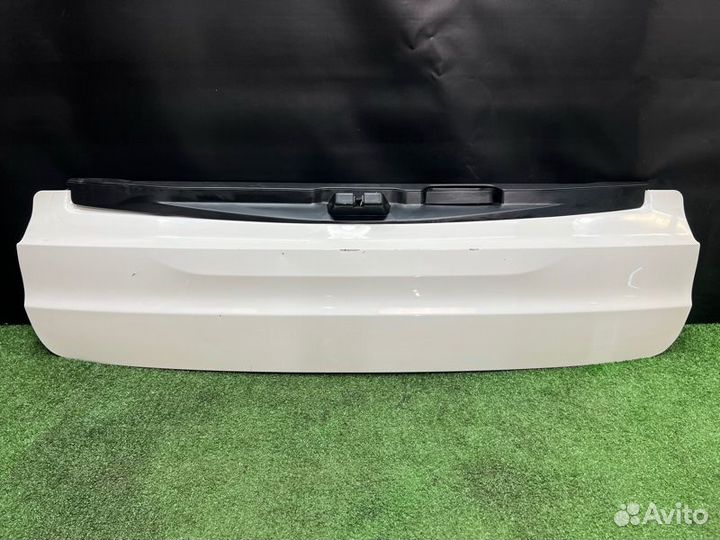 Борт багажника